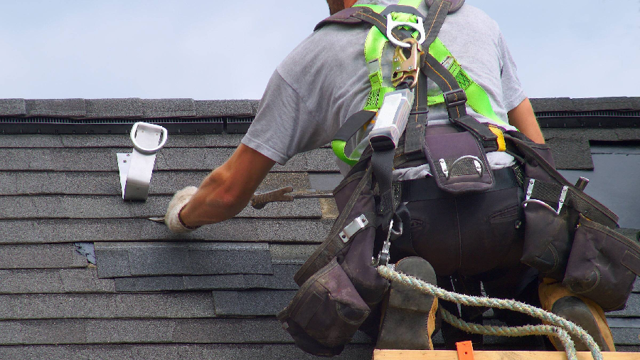 Tips, Guidelines And Benefits Of Becoming A Licensed Roofing Contractor