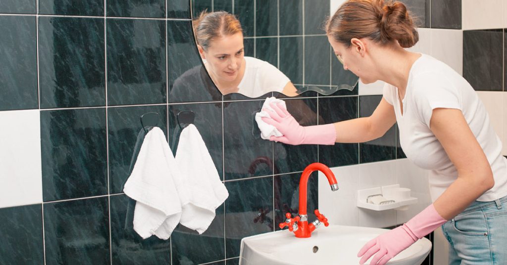 Mold Growth in the Bathroom: How to Remove Them