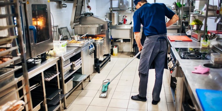 Why Bars, Restaurants, and Other Eating Establishments Need Expert Cleaners