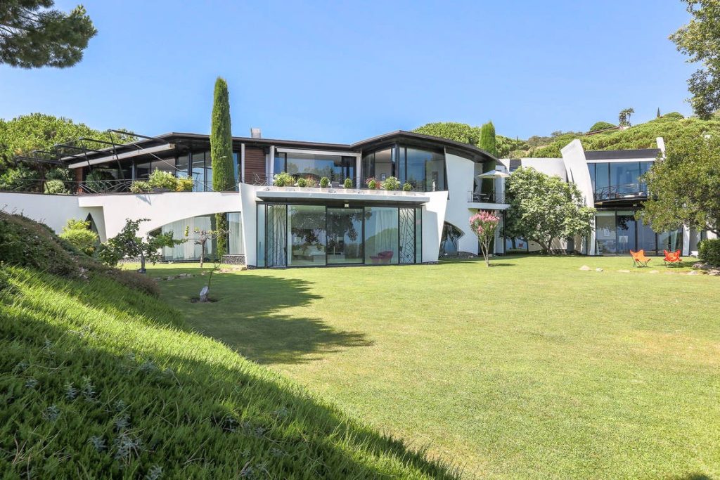 Luxury Real Estate in Barcelona: Where Elegance Meets Modernity
