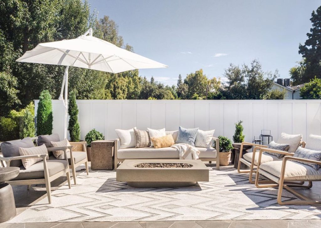 Summertime Makeovers: Improving Your Outdoor Area’s Look