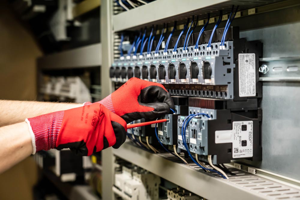 What Are the Benefits of Hiring a Commercial Electrical Contractor?
