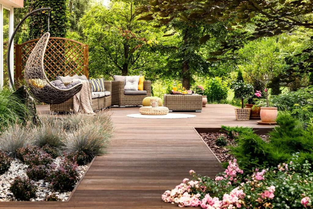 The Ultimate Guide to Landscape Maintenance: Keeping Your Outdoor Spaces Flourishing
