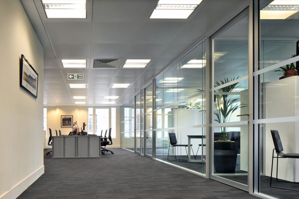 The Benefits of Glass Office Partitions